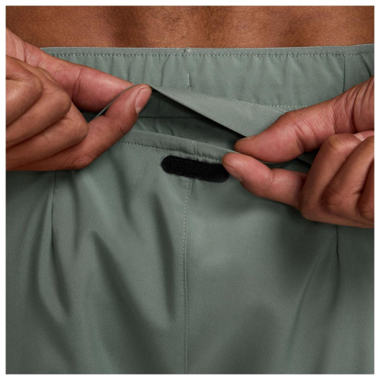 Nike Ανδρικό σορτς Challenger Dri-FIT 5'' Brief-Lined Versatile Shorts Nike Ανδρικό σορτς Challenger Dri-FIT 5'' Brief-Lined Versatile Shorts